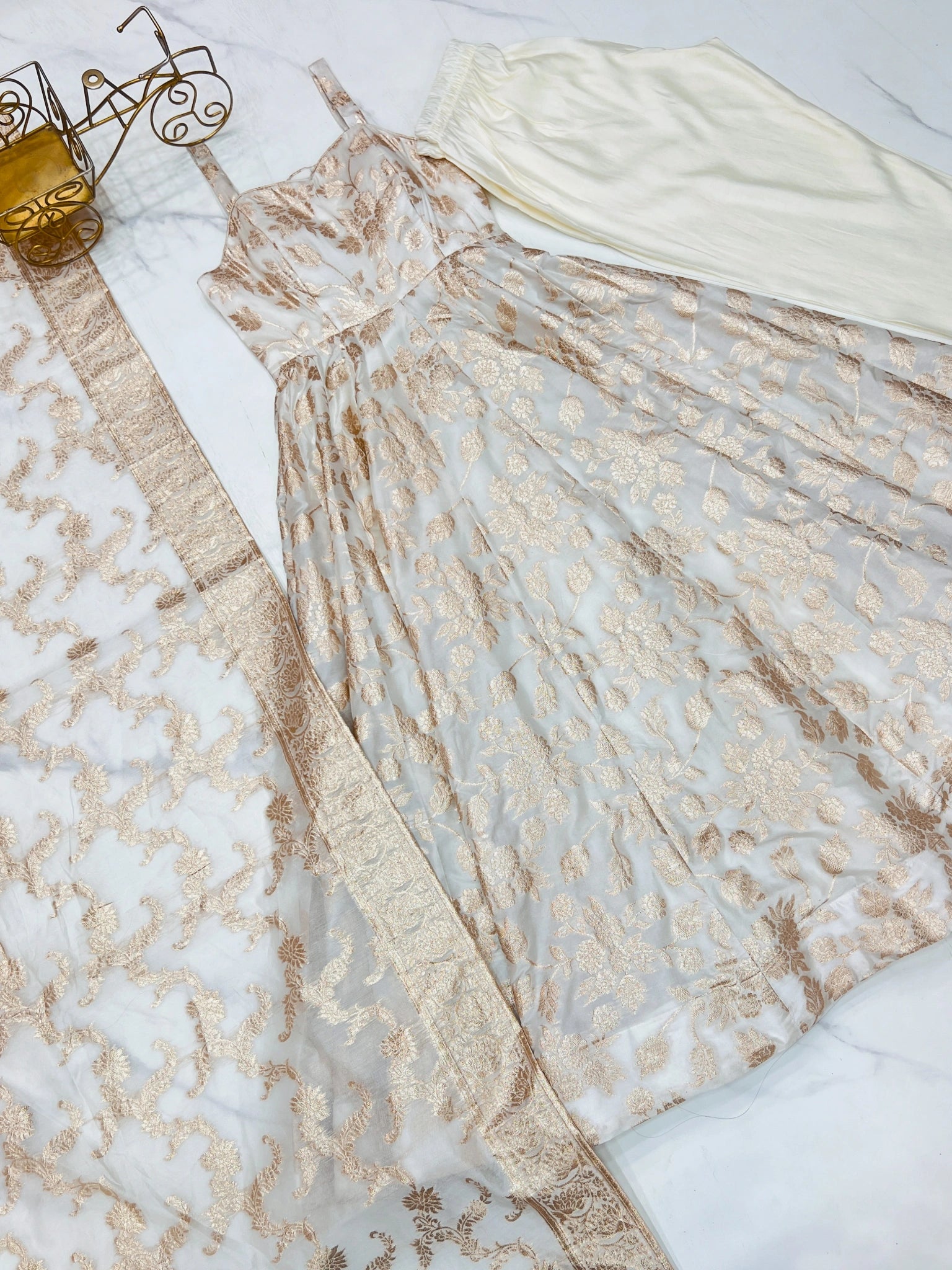 Off White Banarasi jacquard suit and straight pant laid flat
